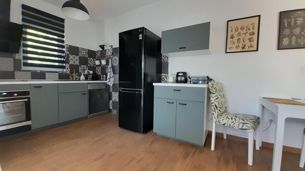 Apartments & Room Danijel Pinezići エクステリア 写真