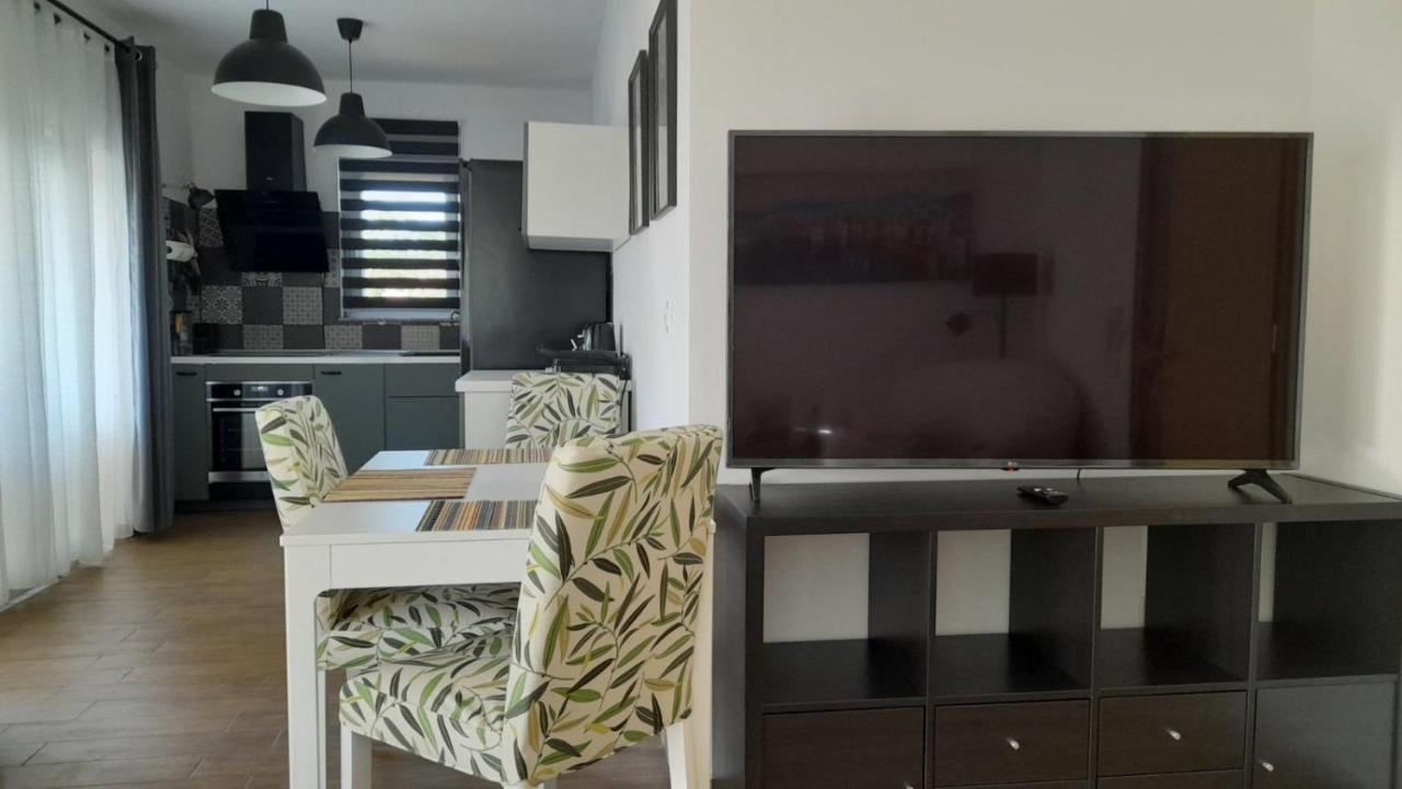 Apartments & Room Danijel Pinezići エクステリア 写真